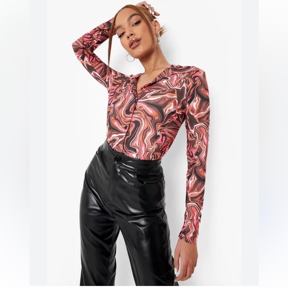 Birch & Stone Long Sleeve Slinky 70’s Red Collar Button Crop Tee Blouse - Size L - Picture 1 of 5